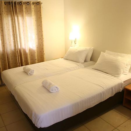 Eilot Kibbutz Country Lodging Ейлат Номер фото