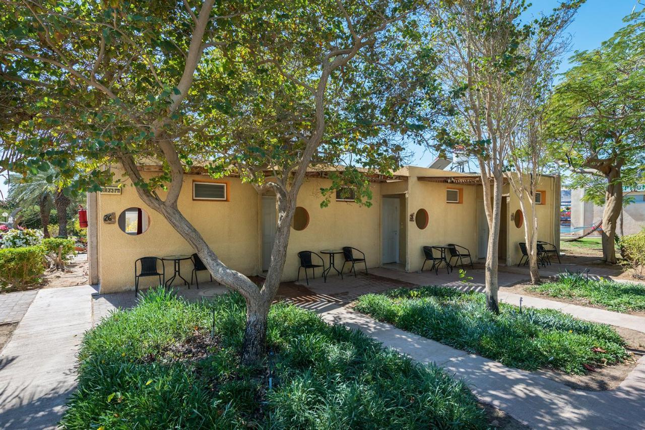 Eilot Kibbutz Country Lodging Ейлат Екстер'єр фото