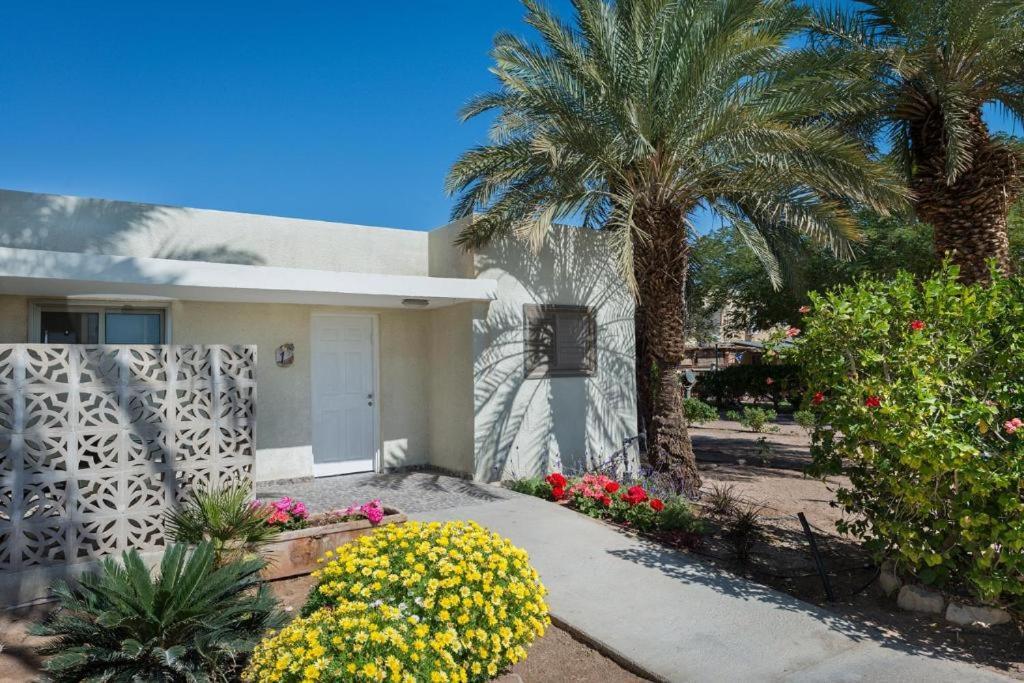 Eilot Kibbutz Country Lodging Ейлат Екстер'єр фото