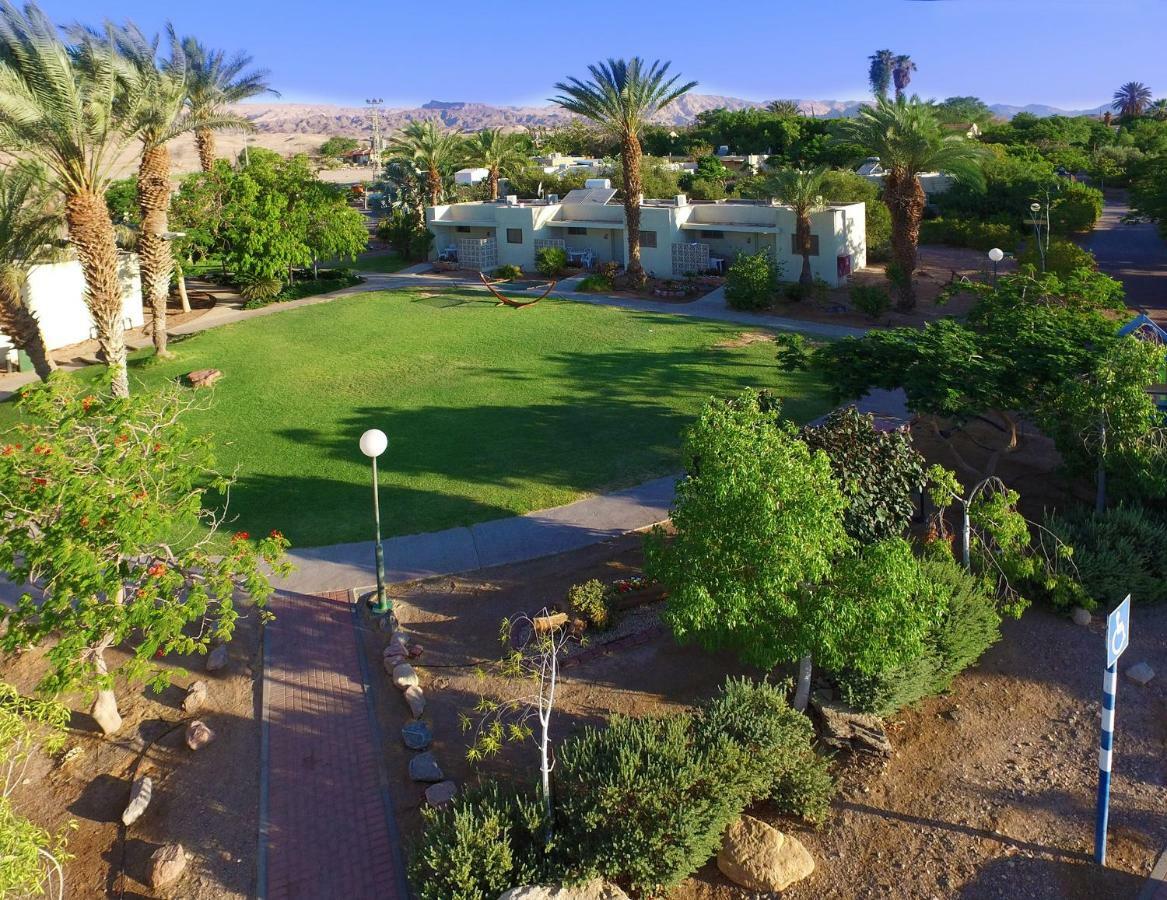 Eilot Kibbutz Country Lodging Ейлат Екстер'єр фото